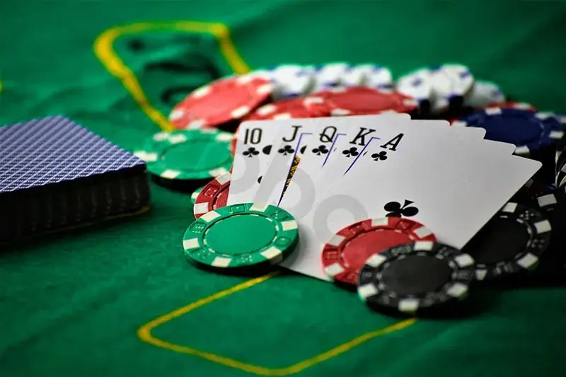 Comic Play poker game